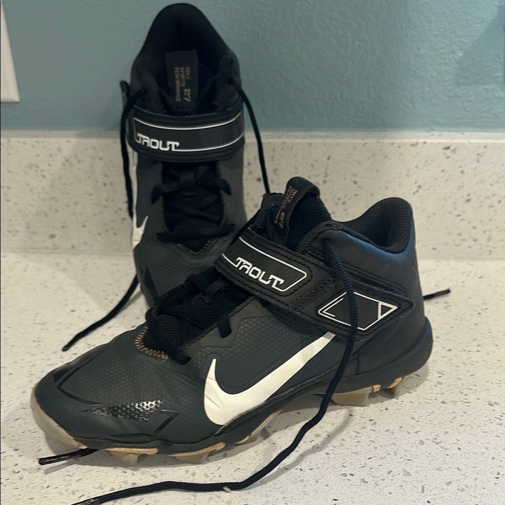 Nike Kids Black and White Athletic Shoes